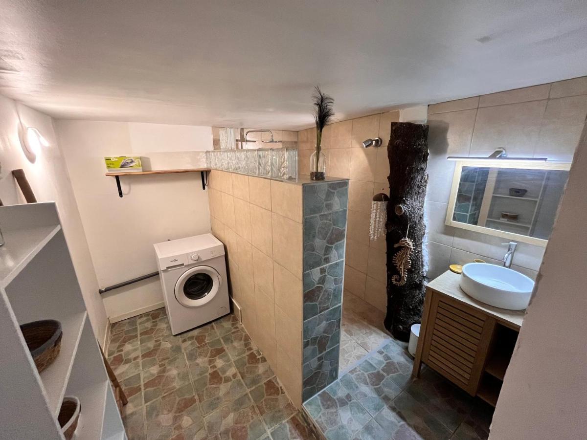 Location T3 Jardin Avec Piscine Holiday home